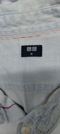 เสื้อเชิ้ตแขนยาวสีฟ้าอ่อนจาก Uniqlo รูปที่ 4