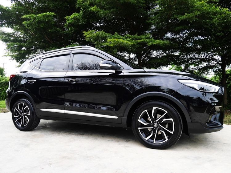MG ZS 2022 1.5X+ Sunroof Utility-car เบนซิน ไม่ติดแก๊ส เกียร์อัตโนมัติ ดำ รูปที่ 2