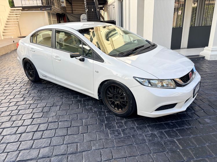 Honda Civic 2012 1.8 E Wise Edition i-VTEC Sedan เบนซิน ไม่ติดแก๊ส เกียร์อัตโนมัติ ขาว รูปที่ 3