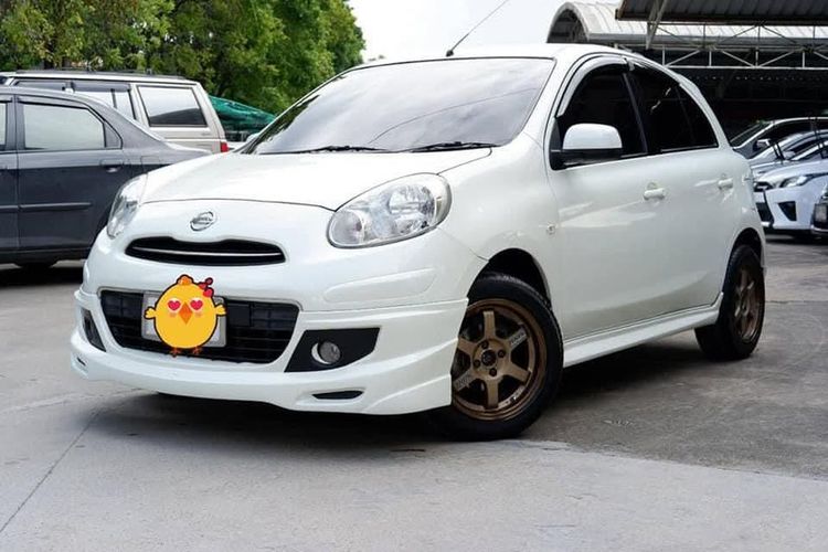 รถ Nissan March 1.2 E สี ขาว