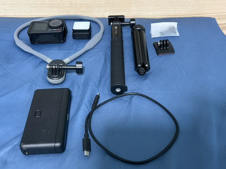DJI osmo action 5pro adventure combo