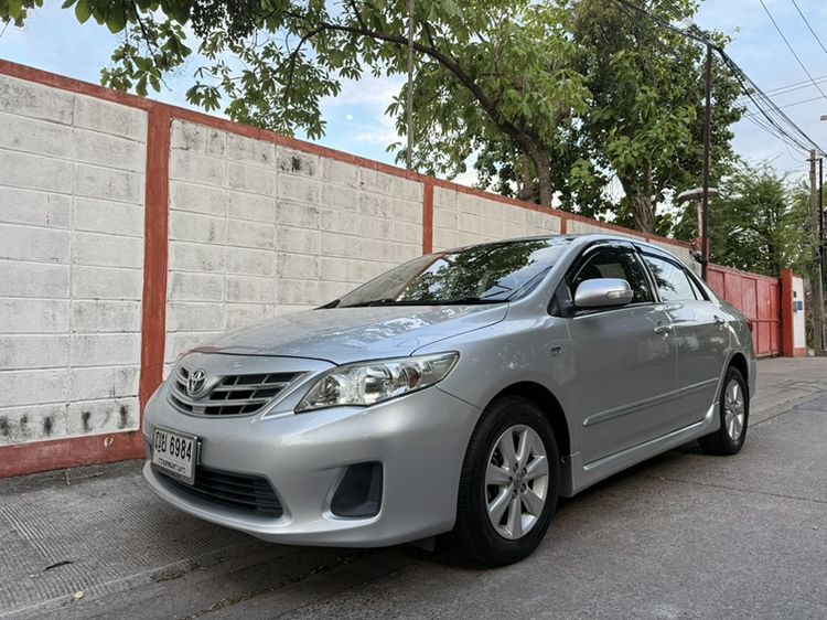 Toyota Altis 2011 1.8 E Sedan เบนซิน ไม่ติดแก๊ส เกียร์อัตโนมัติ ขาว รูปที่ 2