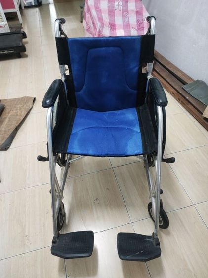 อุปกรณ์เพื่อสุขภาพ ขายรถเข็น wheel chair 900บาท