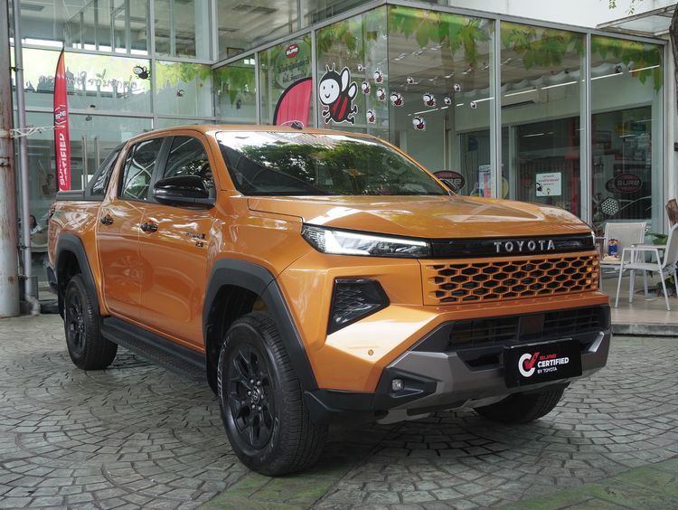 Toyota Hilux Travo 2025 Double Cab 2.8 Overland Plus Pickup ดีเซล ไม่ติดแก๊ส เกียร์อัตโนมัติ ส้ม