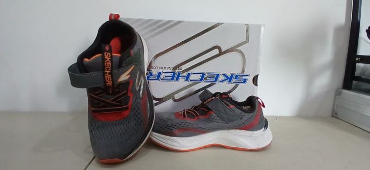 รองเท้า skechers มือสอง