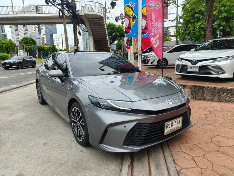 Toyota Camry 2025 2.5 HEV Premium Sedan ไฮบริด ไม่ติดแก๊ส เกียร์อัตโนมัติ เทา
