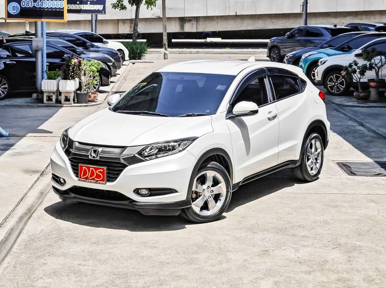 รถ Honda HR-V 1.8 E สี ขาว