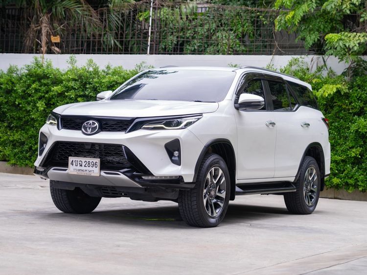 Toyota Fortuner 2023 2.4 Leader G Utility-car ดีเซล ไม่ติดแก๊ส เกียร์อัตโนมัติ ขาว รูปที่ 3