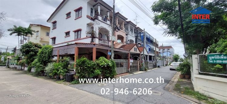 ทาวน์โฮม 3 ชั้น 18.4 ตร.ว. ทาวน์โฮม ใกล้ห้างเซ็นทรัลลาดพร้าว ซอยลาดพร้าว47 (สะพาน2) ถนนลาดพร้าว ถนนซอยลาดพร้าว47 เขตวังทองหลาง กรุงเทพมหานคร