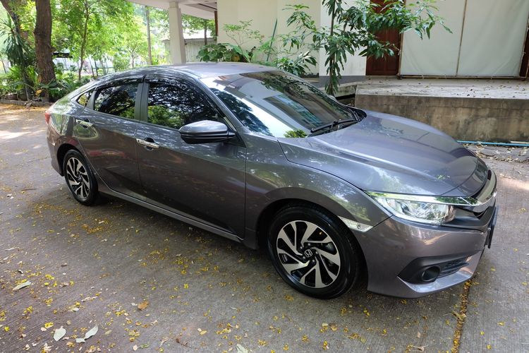 Honda Civic 2018 1.8 EL i-VTEC Sedan เบนซิน เกียร์อัตโนมัติ เทา รูปที่ 3