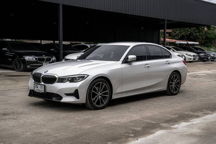 รถ BMW Series 3 320d สี ขาว