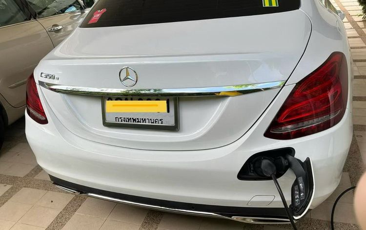 Mercedes-Benz C-Class 2017 C350e Sedan ปลั๊กอินไฮบริด (PHEV) ไม่ติดแก๊ส เกียร์อัตโนมัติ ขาว รูปที่ 2