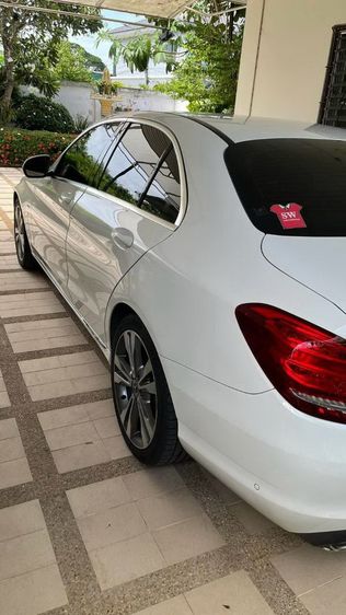 Mercedes-Benz C-Class 2017 C350e Sedan ปลั๊กอินไฮบริด (PHEV) ไม่ติดแก๊ส เกียร์อัตโนมัติ ขาว รูปที่ 4