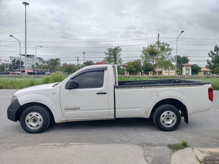 Nissan BIG-M FRONTIER NAVARA 2012 2.5 XE Pickup ดีเซล ไม่ติดแก๊ส เกียร์ธรรมดา ขาว รูปที่ 2