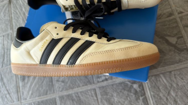 รองเท้า adidas รูปที่ 10