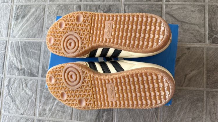 รองเท้า adidas รูปที่ 13