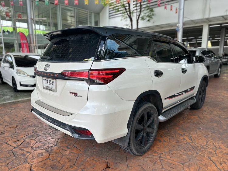 Toyota Fortuner 2018 2.8 TRD Sportivo Utility-car ดีเซล ไม่ติดแก๊ส เกียร์อัตโนมัติ ขาว รูปที่ 4
