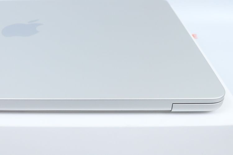 MacBook Air M5 13" 24.1TB  รูปที่ 10