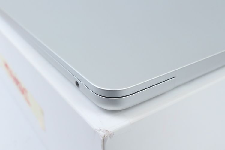 MacBook Air M5 13" 24.1TB  รูปที่ 12