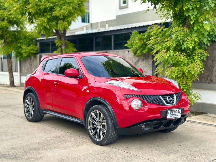 รถ Nissan Juke 1.6 V สี แดง