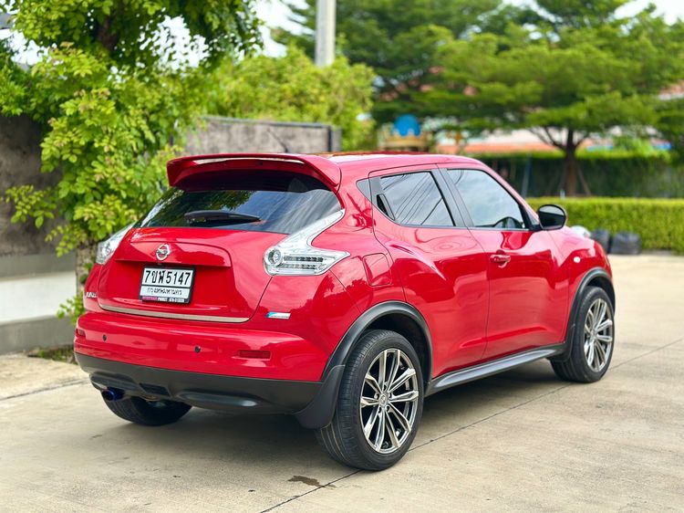 Nissan Juke 2014 1.6 V Sedan เบนซิน เกียร์อัตโนมัติ แดง รูปที่ 2