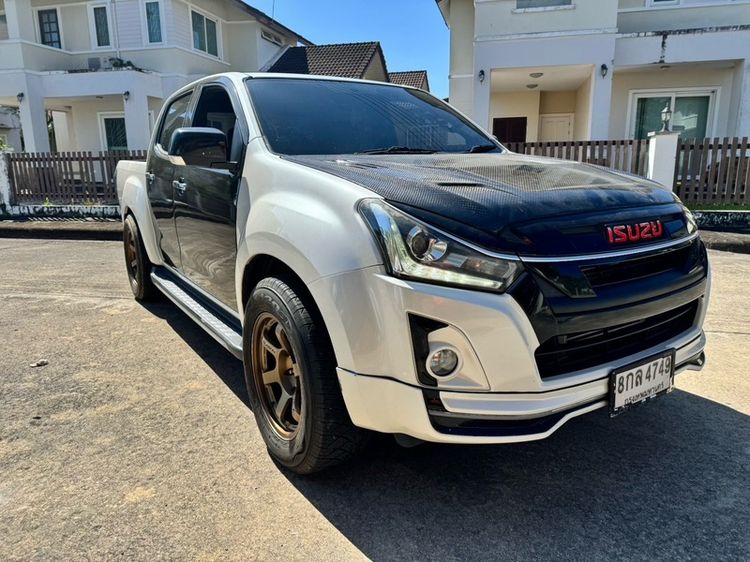 รถ Isuzu D-MAX 1.9 Hi-Lander Stealth Z Prestige สี ขาว
