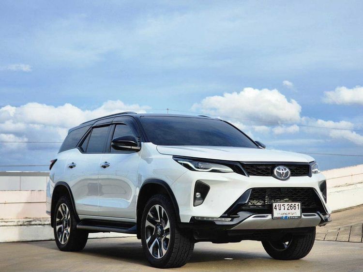 Toyota Fortuner 2023 2.4 Leader G Utility-car ดีเซล ไม่ติดแก๊ส เกียร์อัตโนมัติ ขาว