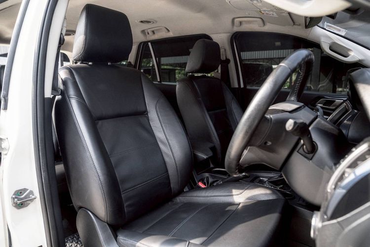 Ford Everest 2022 2.0 Turbo Trend Pickup ดีเซล ขาว รูปที่ 3
