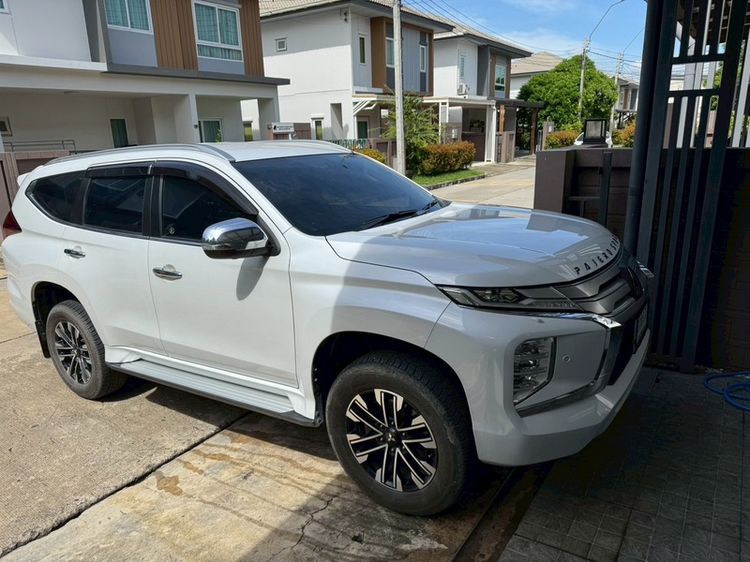 รถ Mitsubishi Pajero Sport 2.4 GT Premium 2WD สี ขาว