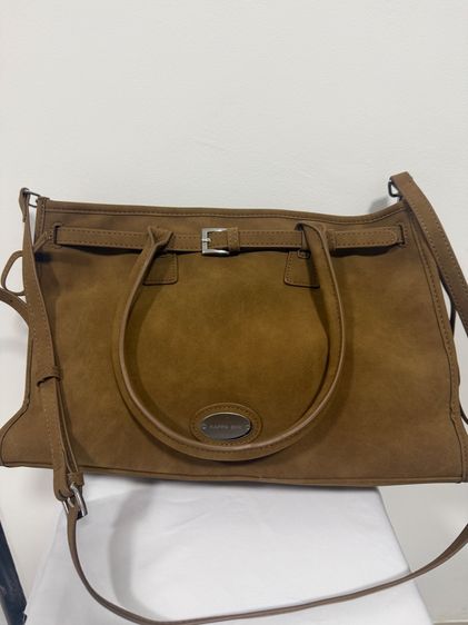 กระเป๋าสะพาย KAPPABKK Bobbi Bag สี Olive brown suede สภาพใหม่ ใส่ไอแพด โน๊ตบุ๊กได้