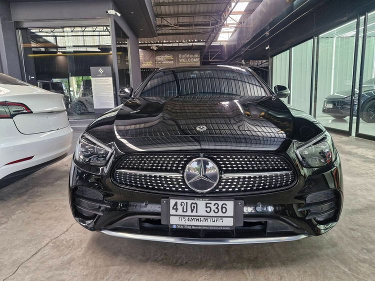 Mercedes-Benz E-Class 2023 E300 2.0 AMG Dynamic Sedan ปลั๊กอินไฮบริด (PHEV) ไม่ติดแก๊ส เกียร์อัตโนมัติ ดำ รูปที่ 2