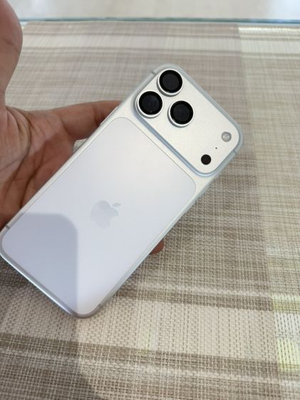 iPhone 17 Pro Max 256 กล้องพิกเซลแตกตอนคนเยอะเยอะ