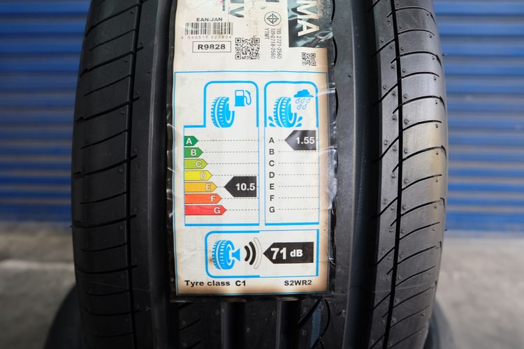 🚩 ยางใหม่ Yokohama รุ่น Advan db V551 ขนาด 215 50R17 ปี25 รูปที่ 3