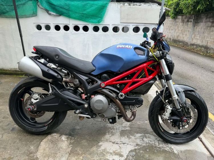 Ducati monster 795