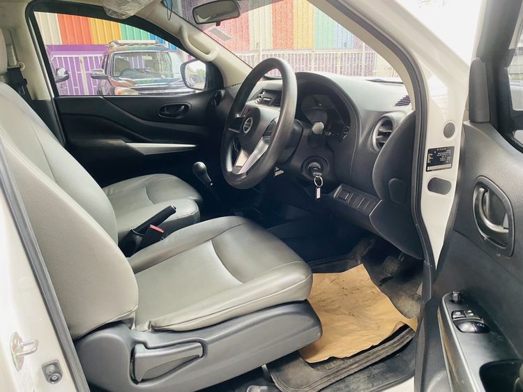 Nissan Navara 2023 2.5 SL Pickup ดีเซล ไม่ติดแก๊ส เกียร์ธรรมดา ขาว รูปที่ 4