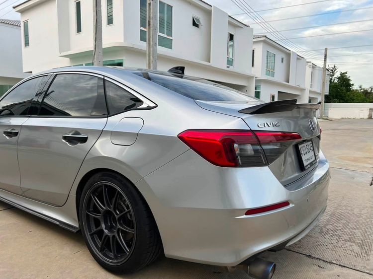 Honda Civic 2023 2.0 eHEV RS Sedan ดีเซล เกียร์อัตโนมัติ แดง รูปที่ 3