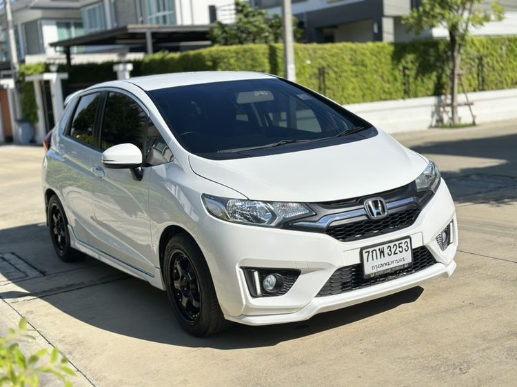 รถ Honda Jazz 1.5 SV สี ขาว