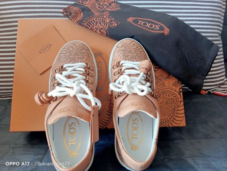 รองเท้าผู้หญิง Tod's x Saira Hunjan "Tattoo" รุ่นลิมิเต็ดเอดิชั่น ขนาด EU35