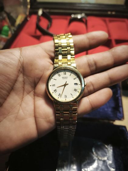 Seiko ทอง ขายครับ สภาพมือสอง ใช้งานได้ปกติ เปิดที่1900ราคาต่อรองได้คับ สนใจทักแชทครับ