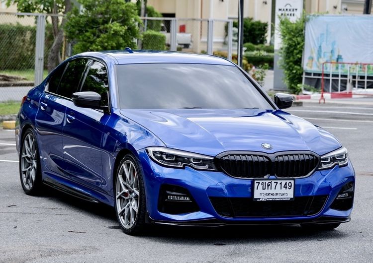 รถ BMW Series 3 320d สี น้ำเงิน