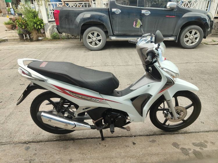 🛵ยังไงก็ขาย WAVE125 i ปี 56 เครื่องดี สีสวย สตาร์ทมือ รถบ้านเดิมๆ เล่มชุดโอนครบ+เปลี่ยนถ่ายน้ำมันเครื่องฟรี ส่งฟรี30 ก.ม รูปที่ 3