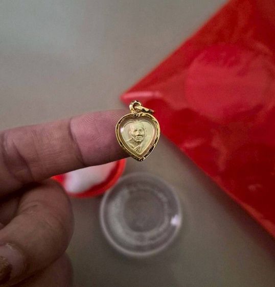 อื่นๆ L อื่นๆ แขนยาว จี้พระสร้อยทองจากร้านทอง หุ้มทอง100% ลดจาก1,900 แถมฟรีกางเกงยีนส์แมคแท้และเสื้อแมคแท้