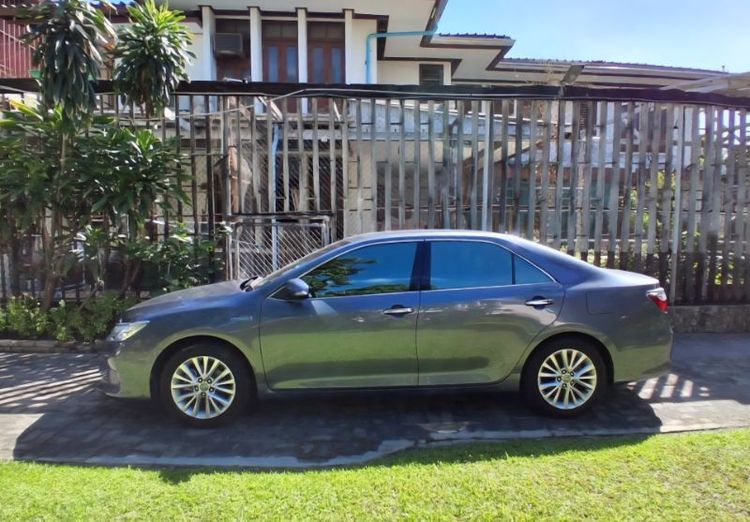 Toyota Camry 2015 2.5 Hybrid Premium Sedan เบนซิน ไม่ติดแก๊ส เกียร์อัตโนมัติ เทา รูปที่ 3