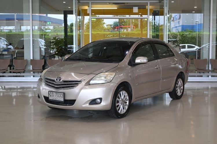 รถ Toyota Vios 1.5 E สี บรอนซ์ทอง