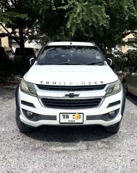 รถ Chevrolet Trailblazer 2.5 LT สี ขาว
