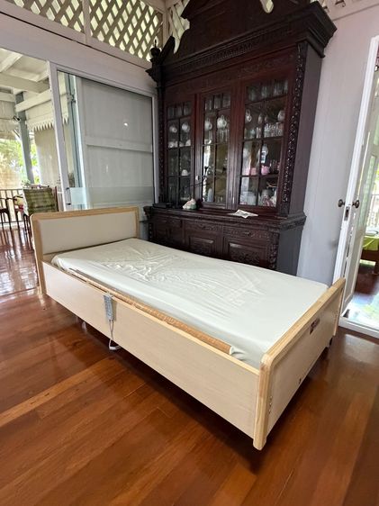 อุปกรณ์เพื่อสุขภาพ เตียงไฟฟ้า ALLWELL KOMFORTBED + ที่นอน Dynaform Mercury 