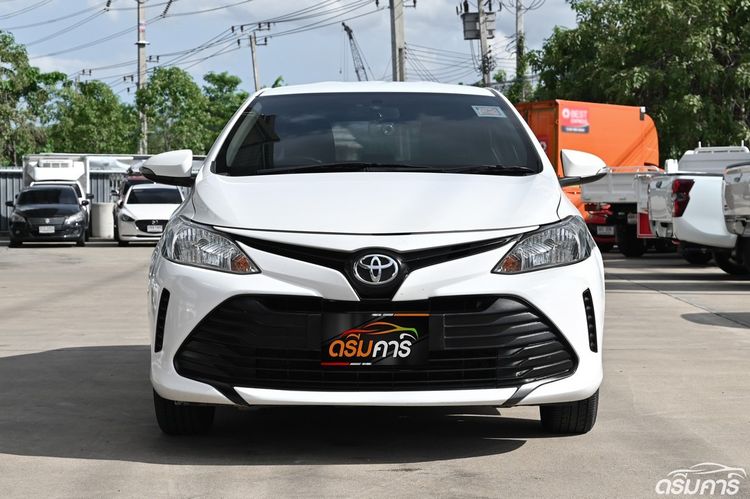 Toyota Vios 2022 1.5 Entry Sedan เบนซิน ไม่ติดแก๊ส เกียร์อัตโนมัติ ขาว รูปที่ 2
