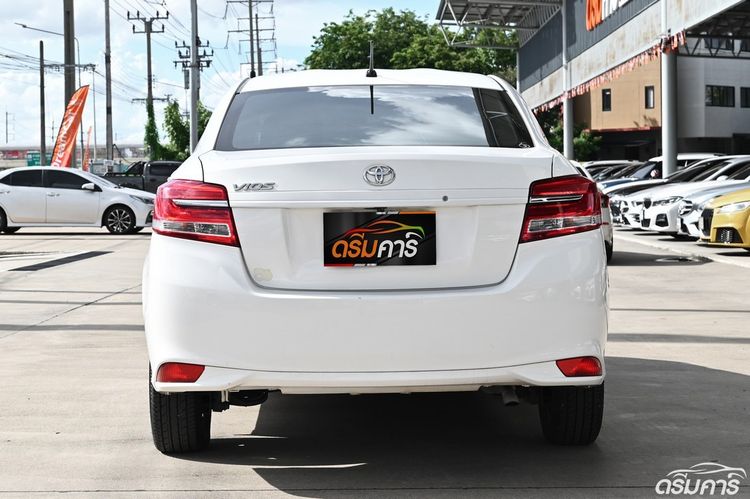 Toyota Vios 2022 1.5 Entry Sedan เบนซิน ไม่ติดแก๊ส เกียร์อัตโนมัติ ขาว รูปที่ 4