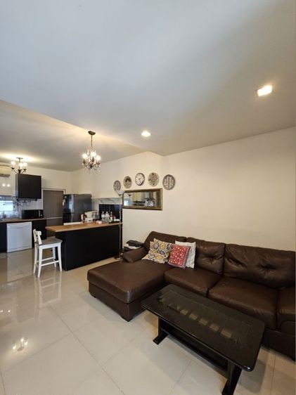 Sansiri ตกแต่งครบ 2014 **ขาย/Sale** 🏡 Town Avenue ศรีนครินทร์ ทาวน์โฮม 3 ชั้น 3 ห้องนอน 4 ห้องน้ำ Fully Furnished พร้อมอยู่ ✨️ รูปที่ 3