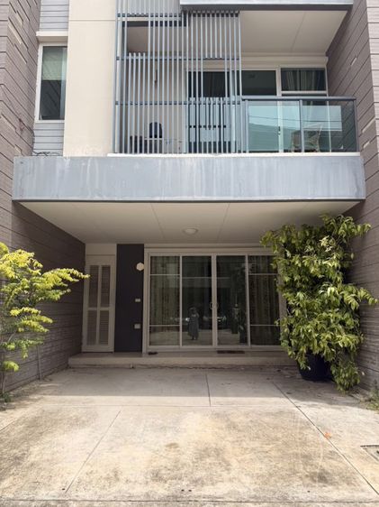 Sansiri ตกแต่งครบ 2014 **ขาย/Sale** 🏡 Town Avenue ศรีนครินทร์ ทาวน์โฮม 3 ชั้น 3 ห้องนอน 4 ห้องน้ำ Fully Furnished พร้อมอยู่ ✨️